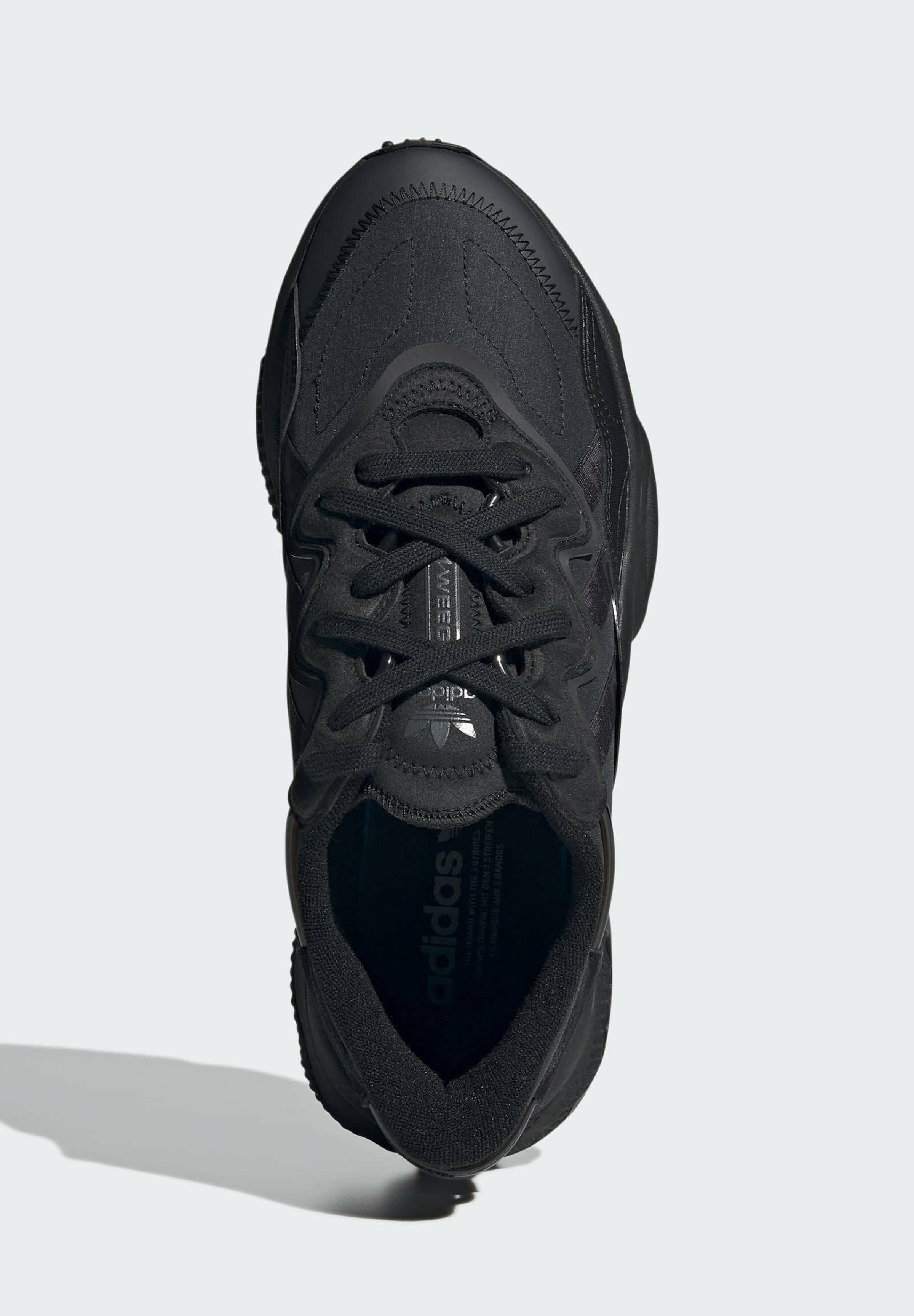 black junior ozweegos