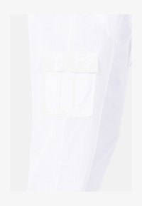 Non selezionato, bianco