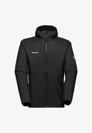 Zwarte jas van synthetisch materiaal met een ritssluiting aan de voorkant, hoge kraag en logo-detail op de borst. Ontworpen voor buitenactiviteiten.