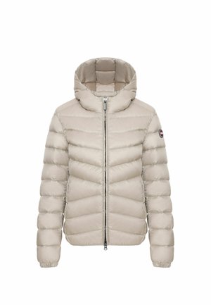 Helle beigen Daunenjacke mit Kapuze, diagonaler Steppung, metallicfarbigem Reißverschluss und elastischen Bündchen für einen enganliegenden Sitz.