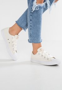 Converse Baskets basses - off-white