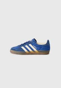 GAZELLE INDOOR  - Baskets basses - victory blue/night indigo/cream white