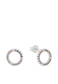 Pendientes de aro de plata de ley con piedras de colores en un ajuste circular, que presentan un borde texturizado y un diseño moderno.