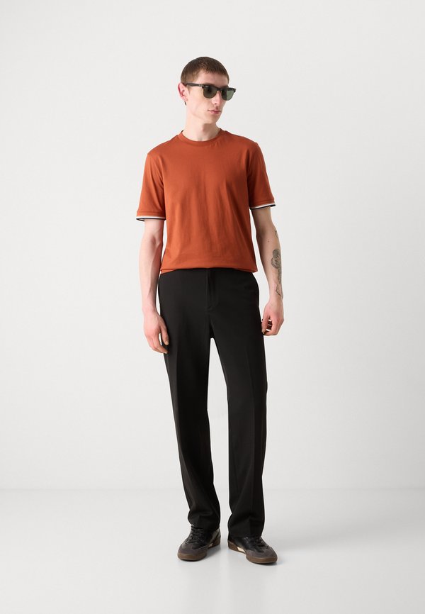 THOMPSON - Basic T-shirt - dark orange3