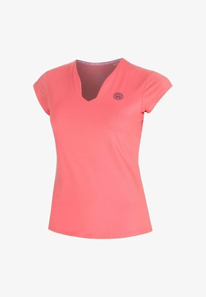 Korallenfarbenes Damen-Shirt mit kurzen Ärmeln, kleinem rundem schwarzem Logo auf der linken Brustseite und V-förmigem Ausschnitt.