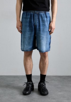DIRTY INDIGO WASH  - Denim shorts - medium blue