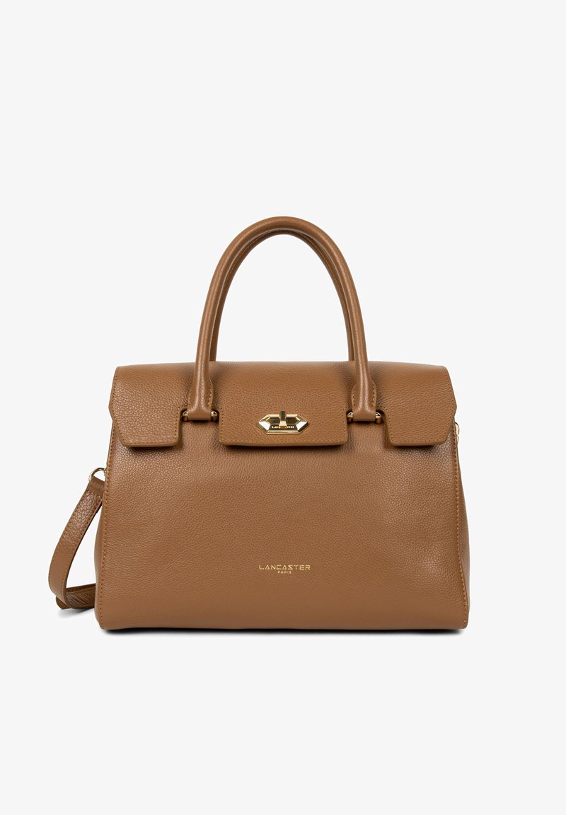 Borsa a tracolla in pelle marrone con un design strutturato, dotata di manico superiore, tracolla removibile e hardware in tono oro. Chiusura a patta distintiva.