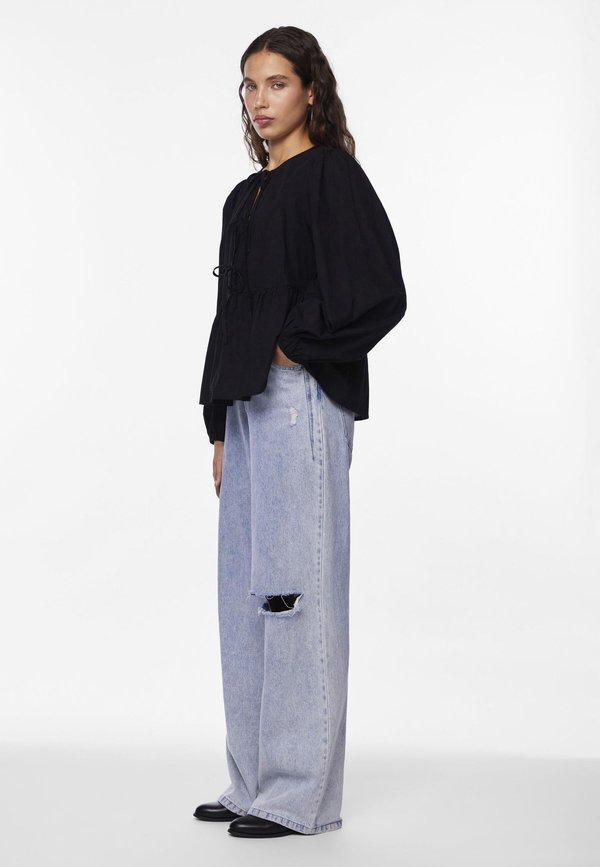 PCJOLLY O-NECK TIE - Blouse3