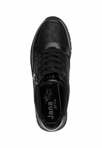 Les baskets en cuir noir présentent une tige texturée, des fermetures à lacets, une fermeture éclair sur le côté et des accents brillants. Doublure douce et semelle intérieure rembourrée.