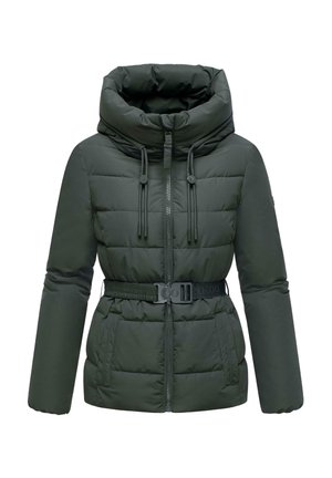 Giacca imbottita verde scuro con collo alto, zip frontale, cordini regolabili, cintura con fibbia e tasche laterali.