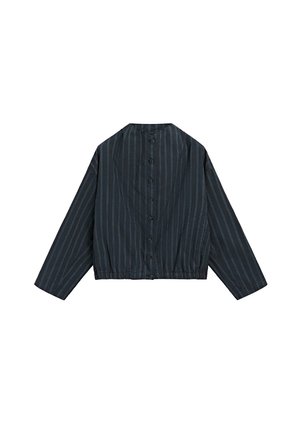 Chemise noire à manches longues, boutonnée, avec fines rayures verticales bleues et ourlet élastique, présentée à plat sur fond blanc.