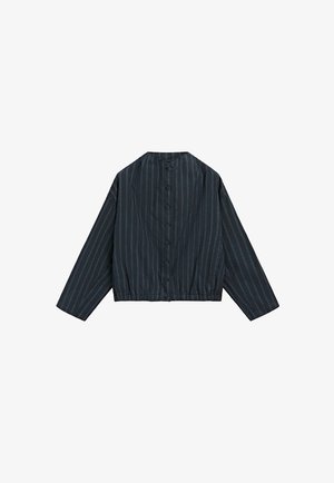 Schwarzes Langarmhemd mit dünnen vertikalen blauen Streifen und elastischem Saum, flach auf weißem Hintergrund dargestellt.