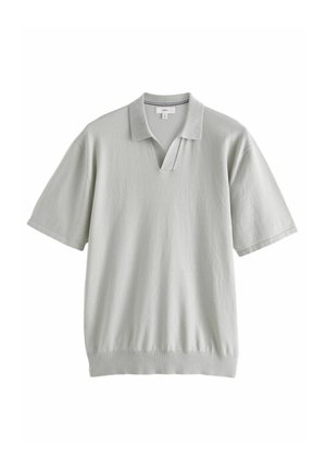 Hellgraues kurzärmliges Poloshirt mit Kragen und V-Ausschnitt auf weißem Hintergrund.
