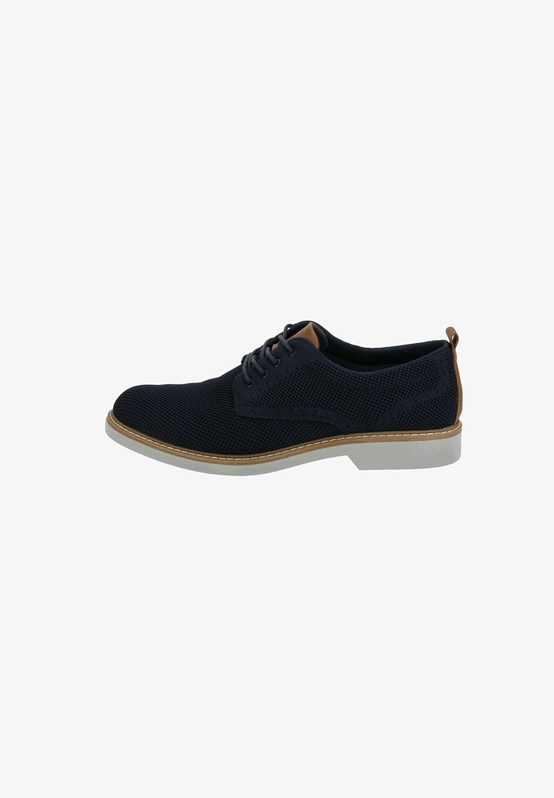Chaussure en mesh bleu à lacets avec un bout rond, semelle en caoutchouc blanc et accents en cuir tan sur le talon et la languette. Surface supérieure texturée.