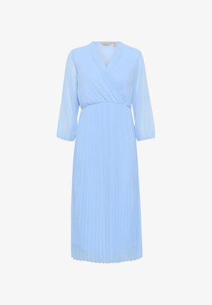 Robe bleu clair avec un décolleté en V, des manches trois quarts et une jupe plissée. Fabriquée dans un matériau doux et léger.