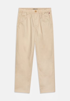 Tommy Hilfiger MONOTYPE SKATER PANT - Kalhoty - classic beige