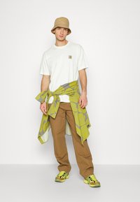 Carhartt WIP NELSON  - T-shirts basic - off-white