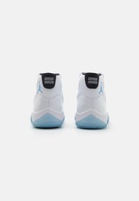 Jordan AIR JORDAN 11 RETRO - Magas szárú sneakerek - white/legend blue/black