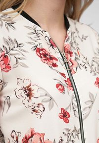 Cloud 5ive BLOUSON MIT BLUMEN  - Bomber dzseki - beige