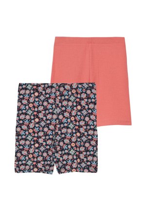 Zwei Paar kniehohe Shorts, eines korallrosa und eines mit einem dunklen floralen Muster in pink, blau und weißen Blumen.