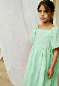 Next FLORAL - REGULAR FIT - Päevakleit - mint green