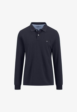 Heren poloshirt met lange mouwen in marineblauw, voorzien van twee witte knopen en een klein geborduurd logo op de linkerkant van de borst.