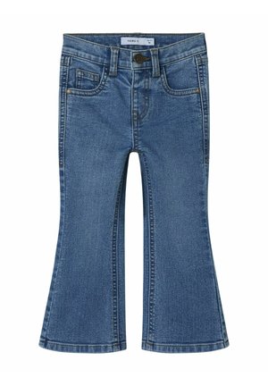 Jean en denim évasés bleu moyen avec fermeture à bouton, deux poches avant et couture contrastée. Présente un devant plat et des ourlets évasés.