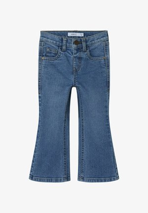 Jean en denim évasés bleu moyen avec fermeture à bouton, deux poches avant et couture contrastée. Présente un devant plat et des ourlets évasés.