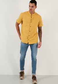 Buratti SHORT SLEEVE - Ing - mustard color