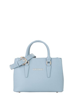 Borsa Valentino in pelle azzurra chiara con doppi manici, tracolla regolabile e ferrature dorate su sfondo bianco.