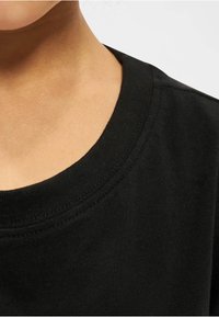 Urban Classics EXTENDED SHOULDER - Pamata T-krekls - black