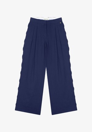 Marineblauwe brede broek met plooien, zijzakken, riemlussen en een klein goudkleurig embleem op de tailleband.