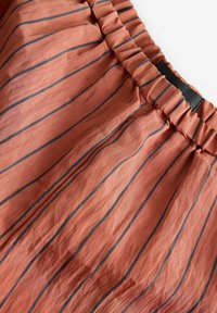 STRIPED ELASTICATED WAIST WIDE LEG - Kelnės - rust brown