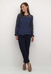 Cream KIT  - Blus - dress blues