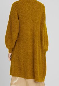Kaffe Chaqueta de punto - mustard yellow