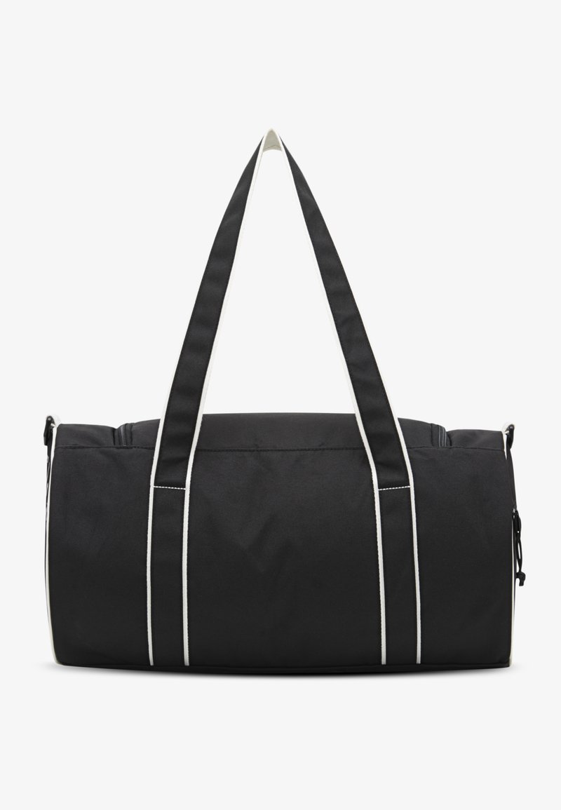 Sort stof-rygsæk med hvide accentstriber. Har dobbelthåndtag og en lynlåslukket hovedrum. Glat struktur, cylindrisk form.