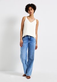 Street One - Top