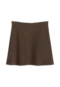 Effen bruine A-lijn rok met een gladde tailleband, knielengte, gemaakt van zachte stof, weergegeven op een witte achtergrond.
