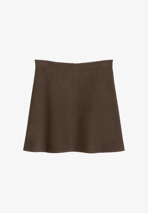 Effen bruine A-lijn rok met een gladde tailleband, knielengte, gemaakt van zachte stof, weergegeven op een witte achtergrond.