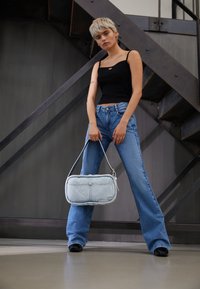 Diesel 1969 D-EBBEY DIESEL LIBRARY - Calças de ganga à boca de sino - denim