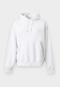 Ανοιχτό γκρι φούτερ με μεγάλο μπροστινό τσέπη, κουκούλα με ρυθμιζόμενο κορδόνι και μανσέτες με ριμπ ύφανση. Κατασκευασμένο από απαλό, υφασμάτινο ύφασμα με υφή.