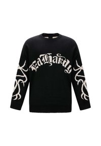 Czarny sweter z dzianiny z wyraźnym białym graficznym motywem "Death" na klatce piersiowej oraz skomplikowanymi białymi wzorami na rękawach.