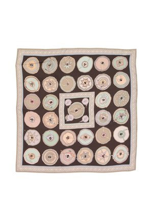 Foulard carré avec un fond sombre présentant des rangées de motifs circulaires abstraits de couleur pastel et une bordure claire à motifs.