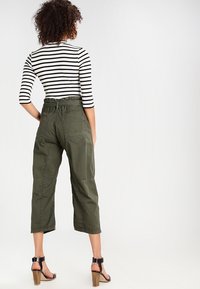 G-STAR Tygbyxor - olive