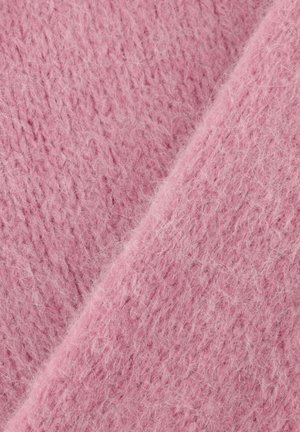 Zacht roze gebreide stof met een fluffy textuur, met een losse steekpatroon en subtiele kleurvariaties.