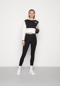 The North Face CROP DENALI - Casaco de verão - gardenia white