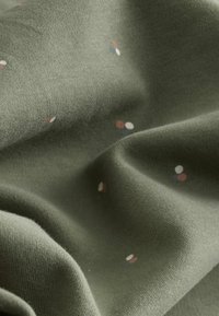 Next HEAVYWEIGHT TALL - REGULAR FIT SET - Yöasusetti - sage green spot