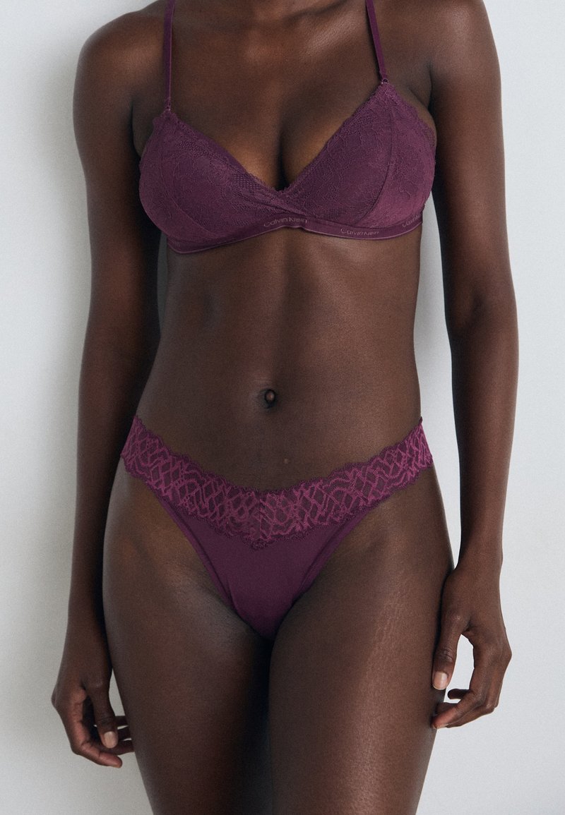 Calvin Klein Underwear THONG CALVIN KLEIN ATTRACT - Thong - mauve wine
