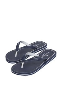 Mørkeblå flip-flops med hvide stropper, lavet af gummi. Har en tekstureret sål og et logo trykt på indersålen og stropperne.