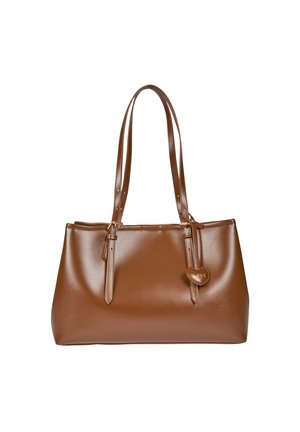 Borsa a mano in pelle marrone con due lunghe cinghie e un piccolo ciondolo a forma di cuore inciso con la parola "LOVE" appeso a una delle cinghie.